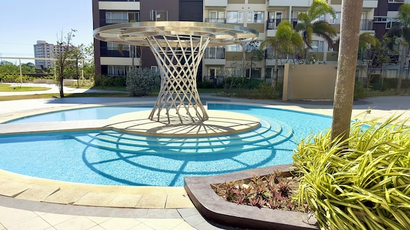 Outdoor pool - Spacious 3 Bedroom Appartement Avida (Iloilo)