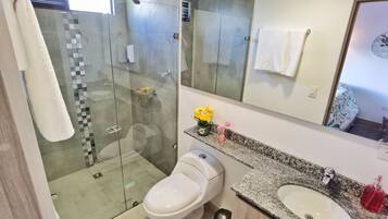 Asciugamani, sapone, carta igienica