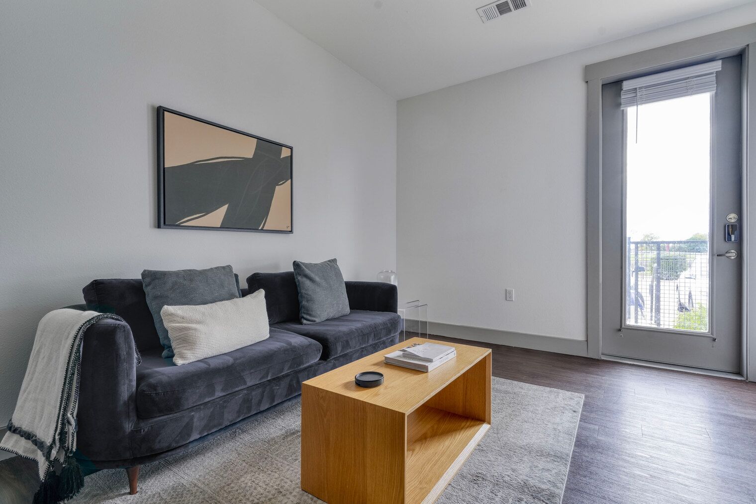 Sunny East Austin 1BR w/ Lounge & Pool, nr Restaurants, by Blueground