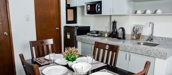 Gibbz Apartelle (Unit 204)