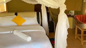 Luxury Single Room, 1 King Bed | Living area