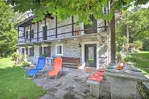 Outdoor dining - Rustico al platano 1, Frasco, Switzerland (Frasco)