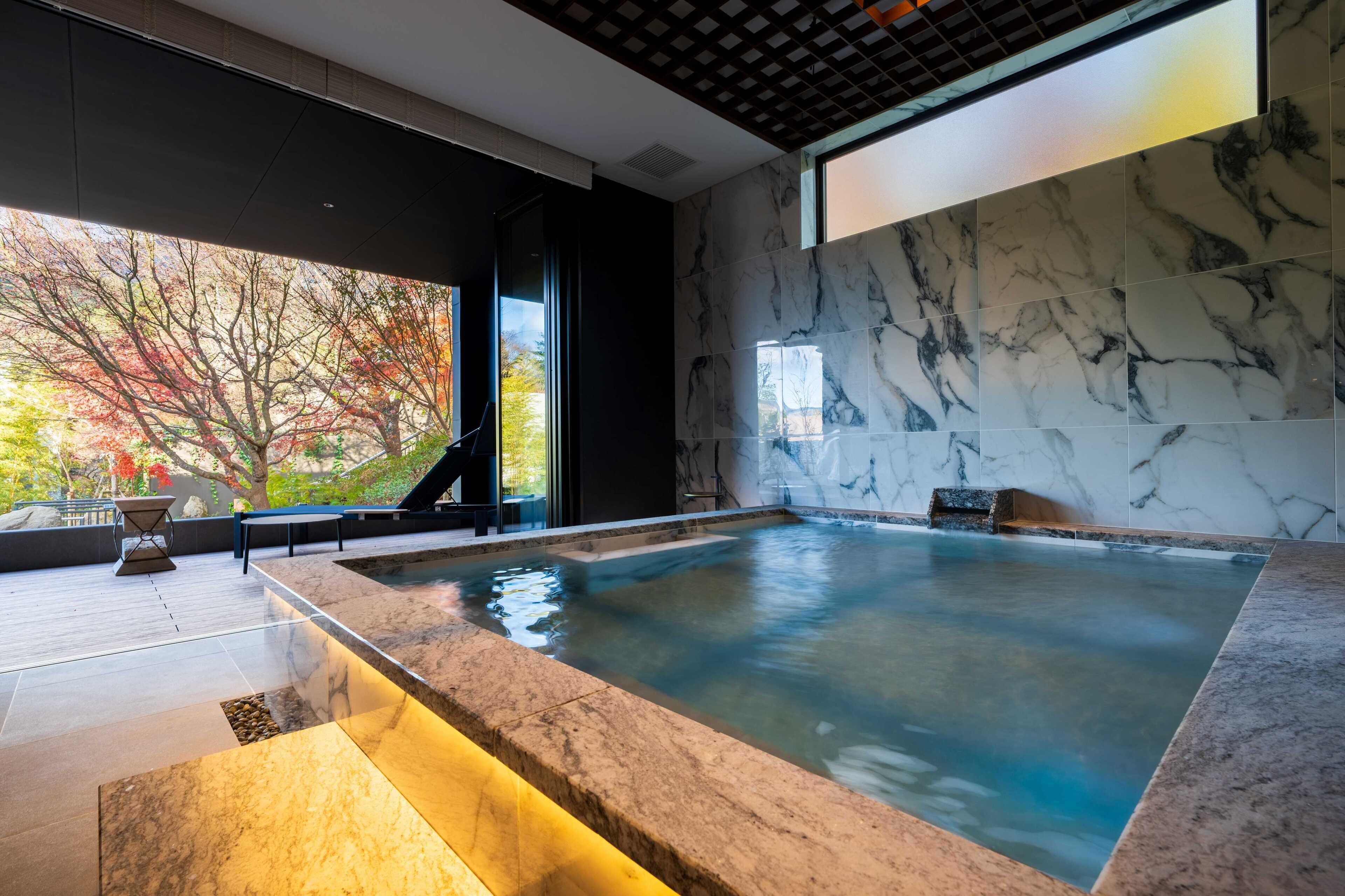 Premier Suite | Bathroom | Separate tub and shower, spring water tub, rainfall showerhead
