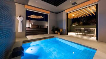 Suite Royal | Baño | Tina y regadera independientes y tina con aguas termales