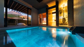Royal Suite | Bathroom | Separate bathtub and shower, spring water bathtub, rainfall showerhead