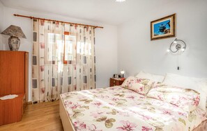 1 soverom, strykejern/-brett, wi-fi (inkludert) og sengetøy