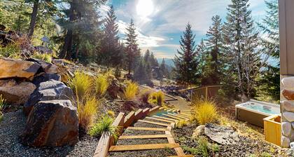Tranquil & dog-friendly mountain retreat with hot tub, fireplace, & great views