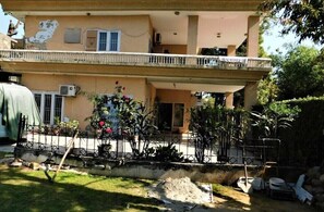 Front of property - Milton Guest House (Islamabad)