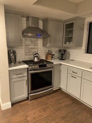 Fridge, microwave, oven, stovetop - Beautiful home located in the Central Coast!! Minutes from the Beach & Wineries! (Santa Maria)
