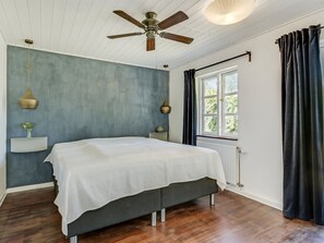 3 bedrooms, Internet