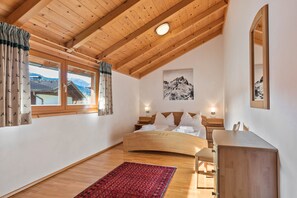 4 soverom, strykejern/-brett, wi-fi (inkludert) og sengetøy