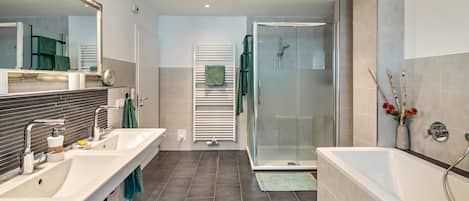 Shower, free toiletries, hair dryer, towels