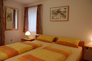 2 dormitorios, tabla de planchar con plancha, wifi gratis y ropa de cama