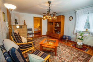1 habitación, tabla de planchar con plancha, wifi gratis y ropa de cama 
