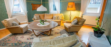 Fernseher, Stereoanlage