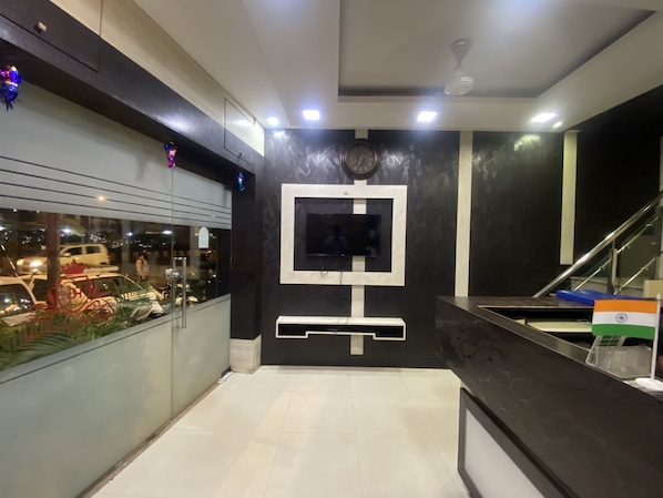 Interior entrance - Hotel Royal Grand - Near Mumbai International Airport (Mumbai)