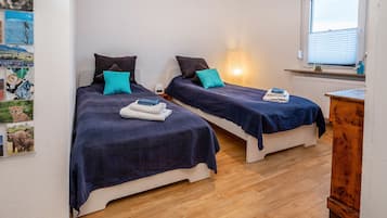2 bedrooms, iron/ironing board, free WiFi, bed sheets