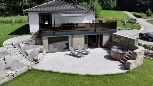 Chalet 'Ferienchalet Schneiders' with Private Terrace, Private Garden and Wi-Fi