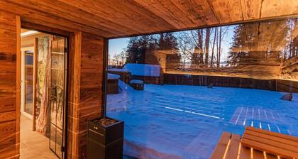 Chalet 'Ferienchalet Schneiders' with Private Terrace, Private Garden and Wi-Fi