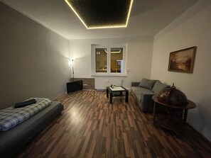 Televisión, mesa de ping pong