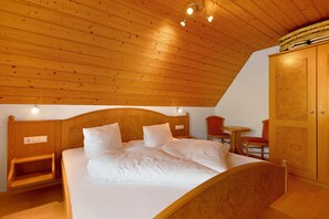 2 bedrooms, free WiFi, bed sheets - Holiday apartment 2 "Abendsonne", 65sqm, 2 bedrooms, max. 4 people (Freiamt)