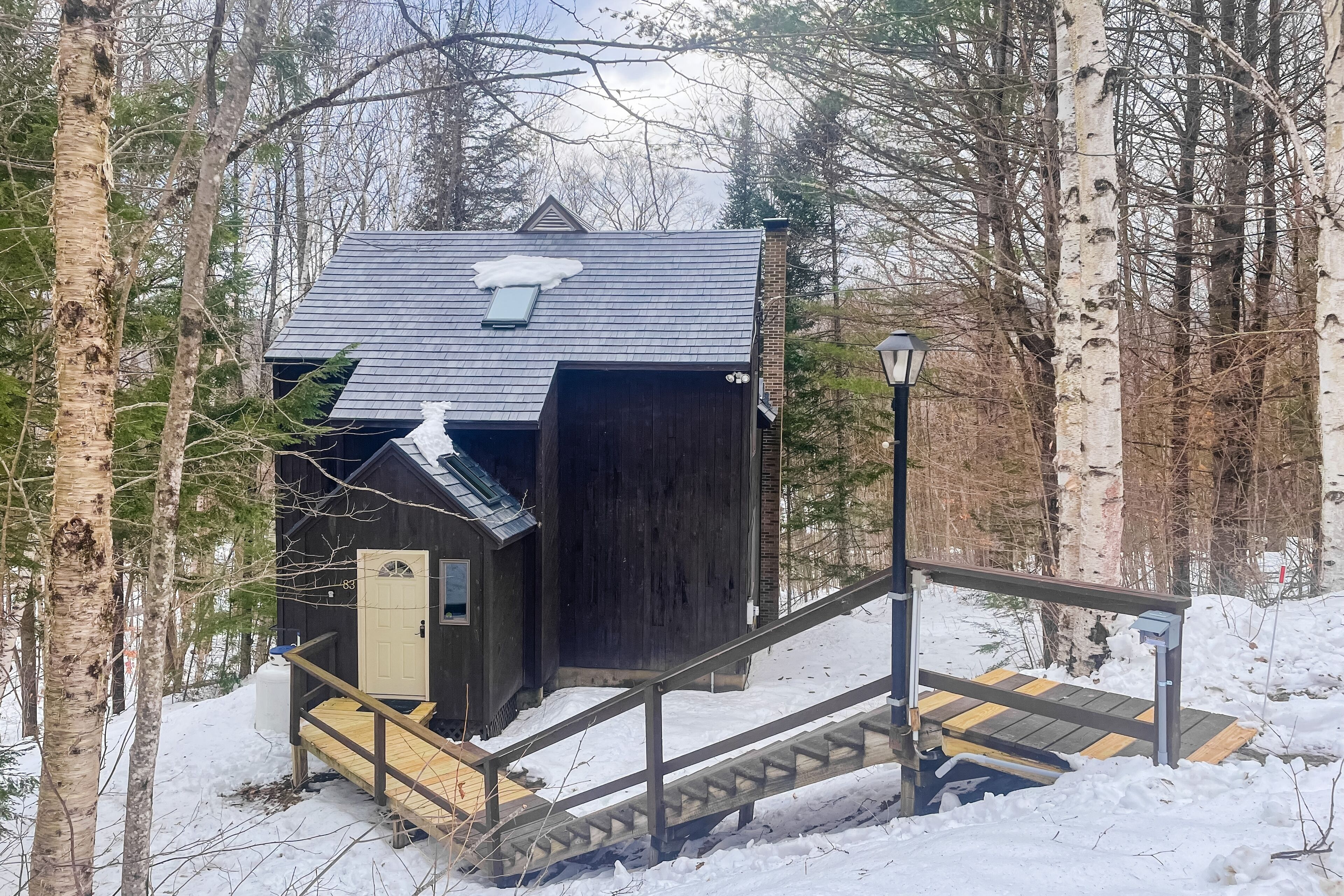 Waterville Estates home with shared amenities & perfect for creative retreats