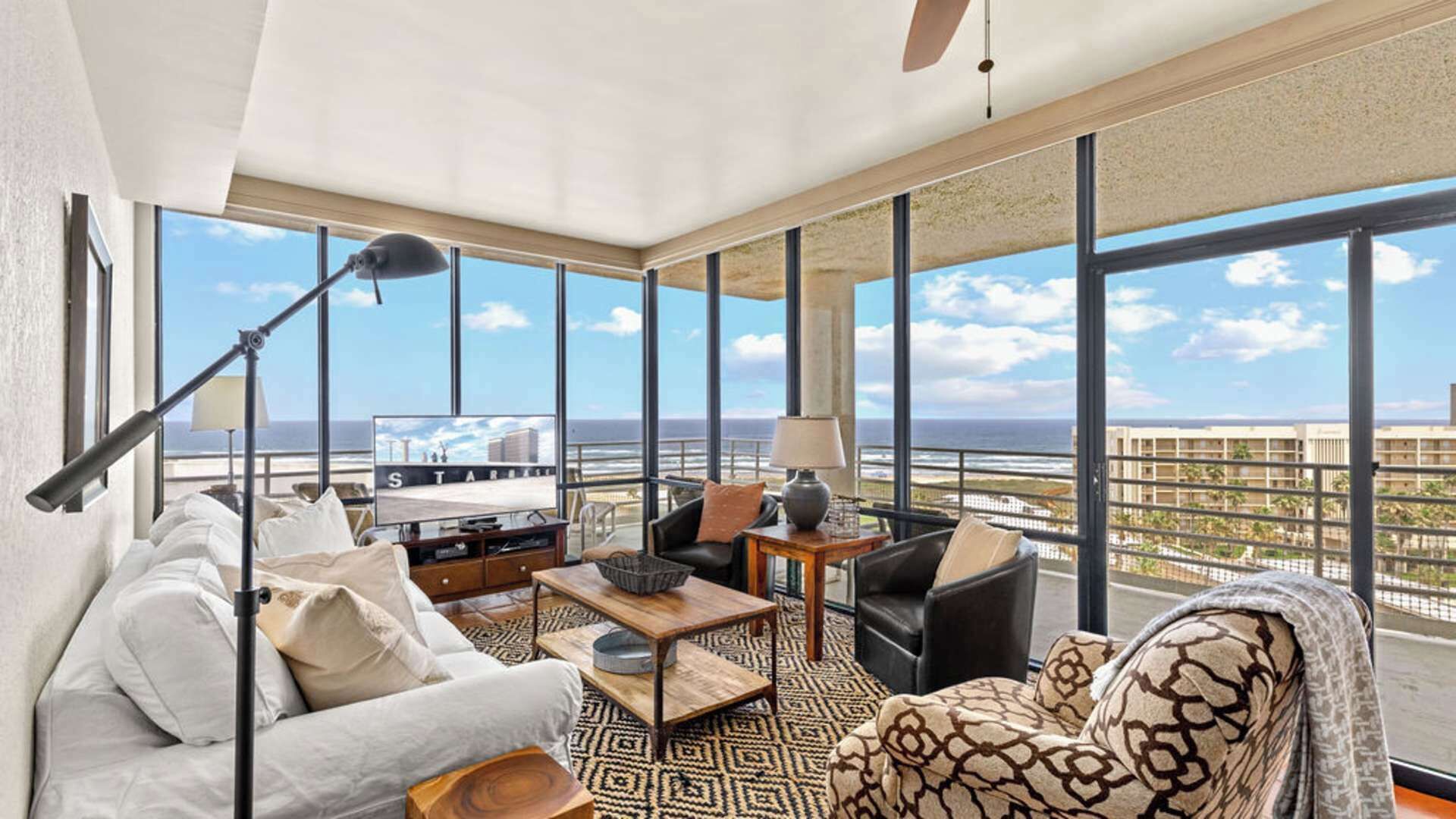 Téléviseur, lecteur de DVD, chaîne audio