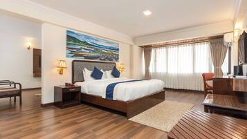 Suite – executive | Minibar, skrivebord, skrivebord for bærbar PC og blendingsgardiner