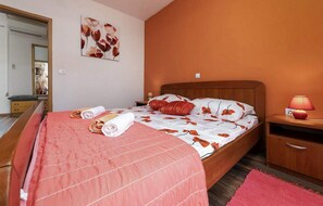 2 bedrooms, free WiFi, bed sheets