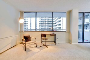 Interior - Modern Apt – Steps from Metro (Arlington)