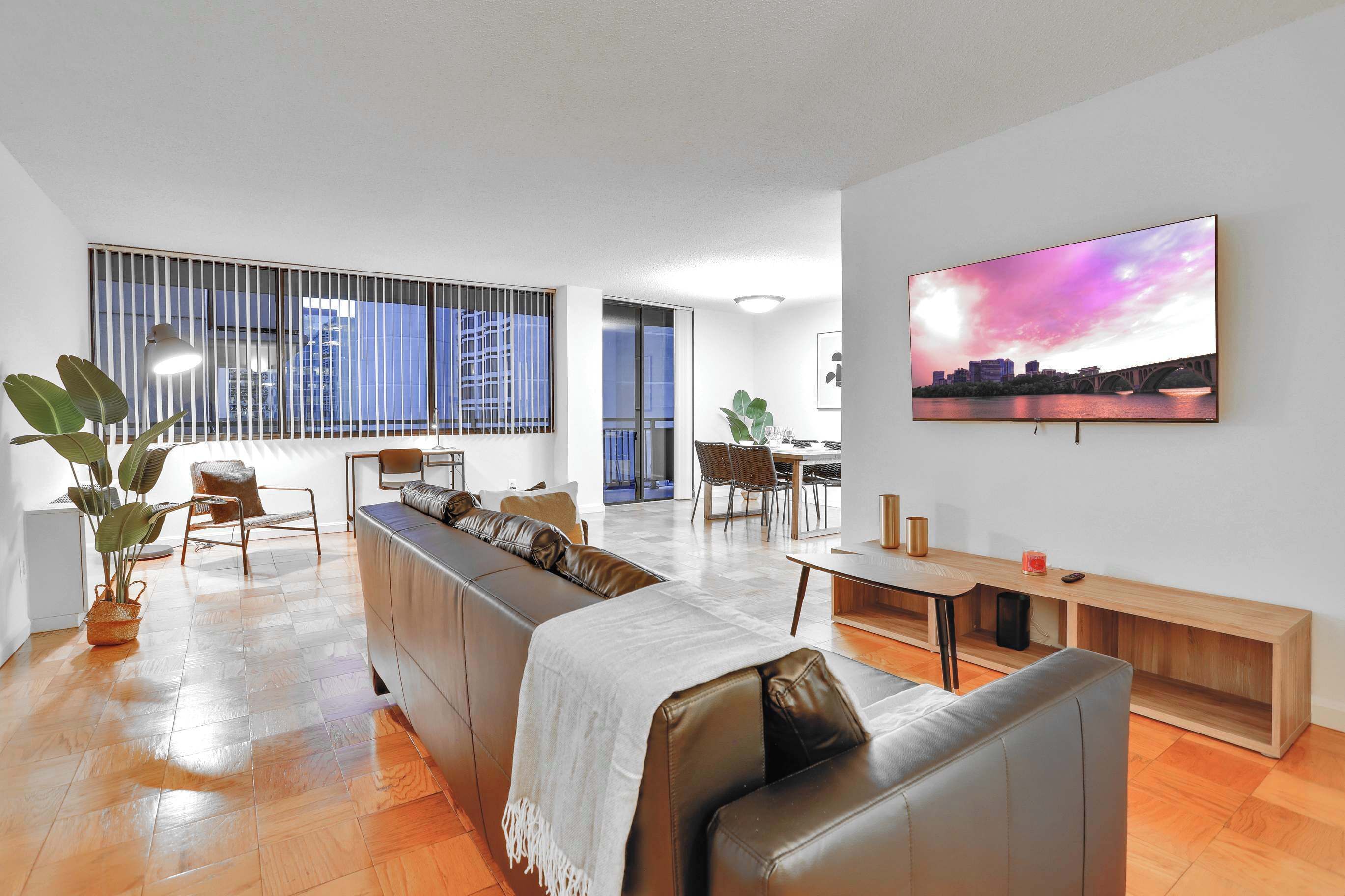 テレビ、書斎 / ワークスペース