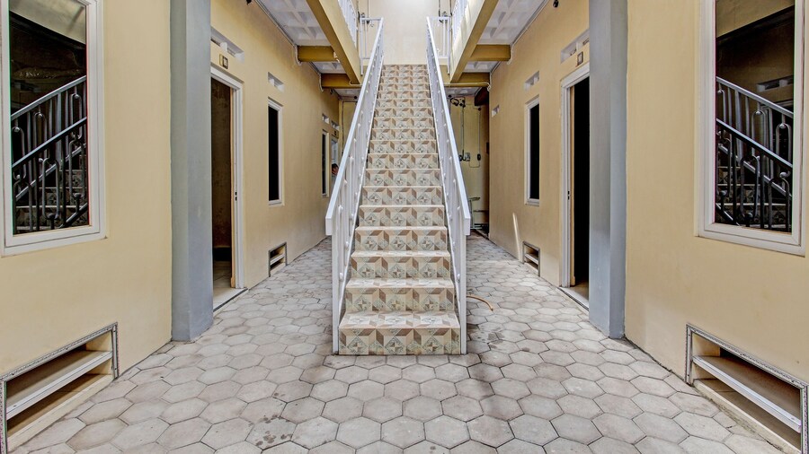 OYO Life 93034 Ayri Home