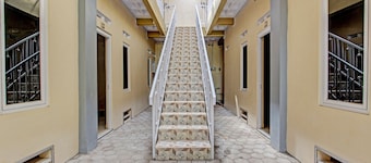 OYO Life 93034 Ayri Home