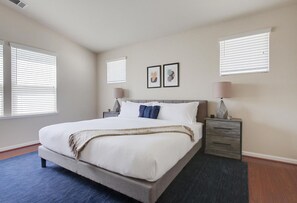 4 chambres, fer et planche à repasser, Wi-Fi, draps fournis