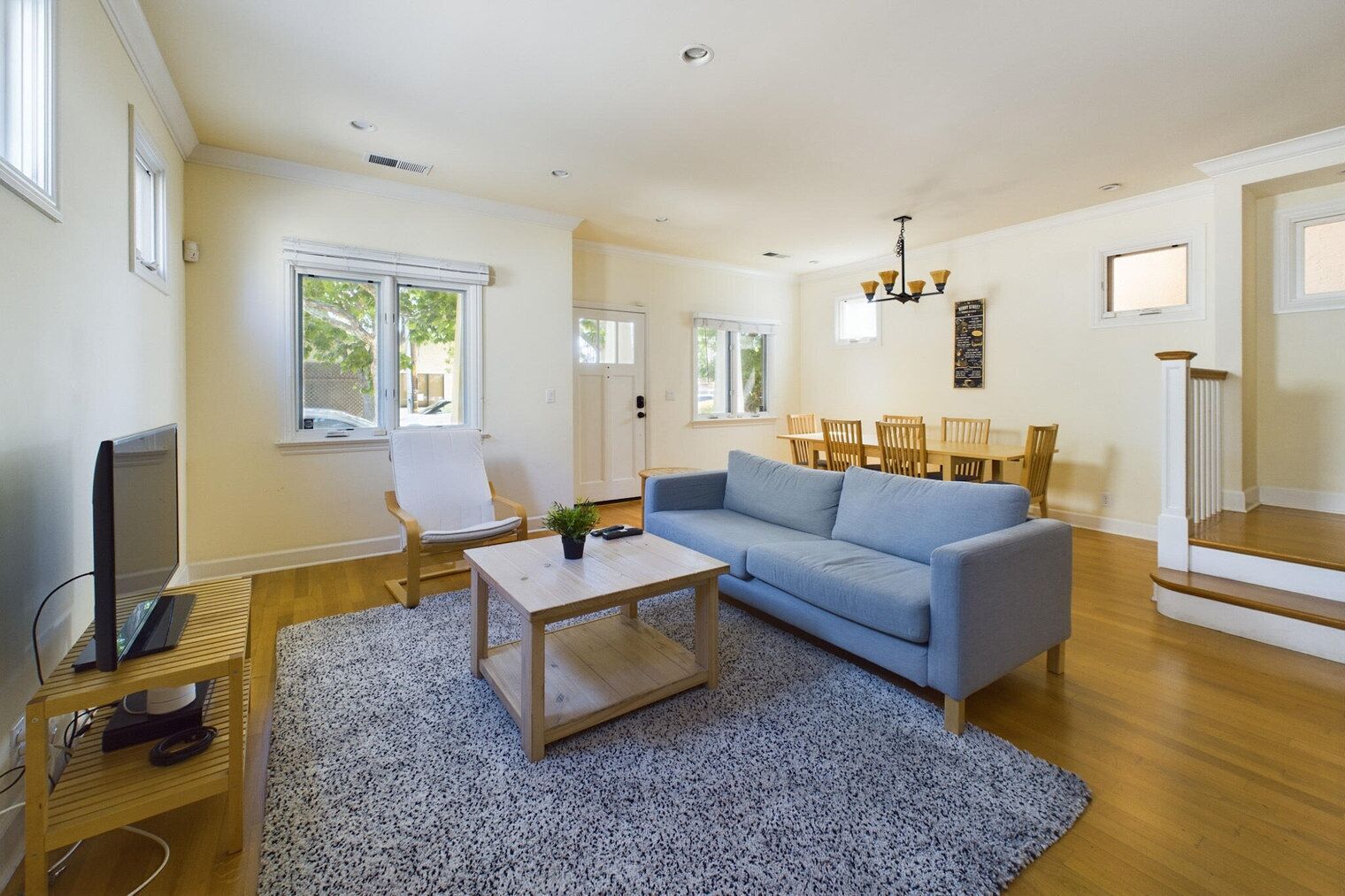 Terrific Menlo Park 3BR w/ Patio & Garage, nr Dining, by Blueground