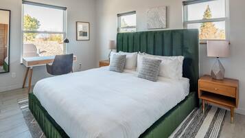 5 bedrooms, iron/ironing board, WiFi, bed sheets