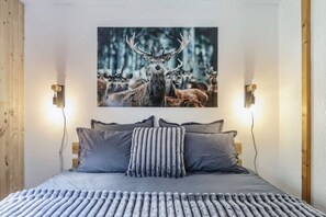 1 Schlafzimmer, Schreibtisch, Bügeleisen/Bügelbrett, Reisekinderbett