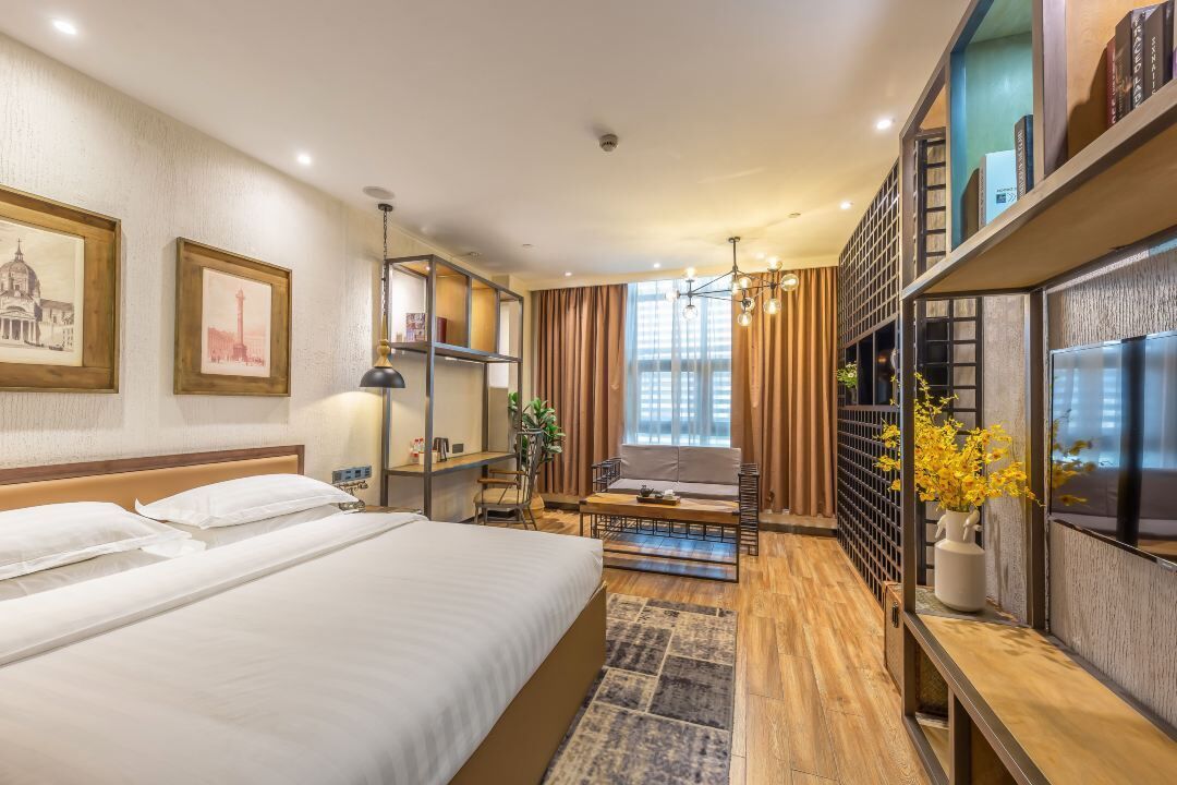 Luxury Room | Premium bedding, down comforters, pillowtop beds, individually decorated