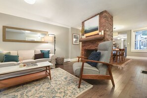 Smart-tv, bøger, kontorer