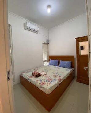 2 bedrooms, bed sheets - walasahomestay werdyningsih (purwejo)