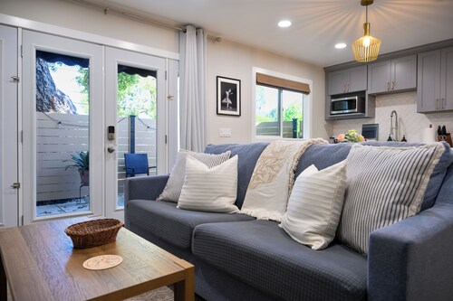 Big Oak Tree Retreat – North Glendora Private Guest Suite