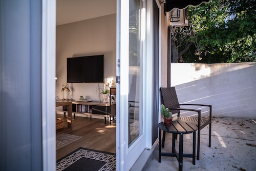 Big Oak Tree Retreat – North Glendora Private Guest Suite