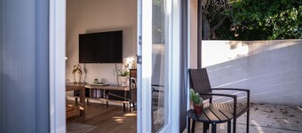 Big Oak Tree Retreat – North Glendora Private Guest Suite