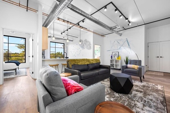 Fernseher, Kamin, Arbeitsbereiche