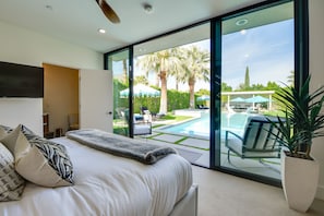 5 bedrooms, desk, iron/ironing board, Internet - Mtn Views + Outdoor Oasis: Palm Springs Home! (Palm Springs)