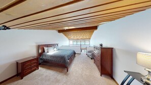 1 多间卧室、办公桌、WiFi、床单