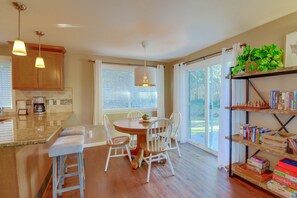 Interior - Gig Harbor Vacation Rental Home: 1 Mi to Uptown! (Gig Harbor)