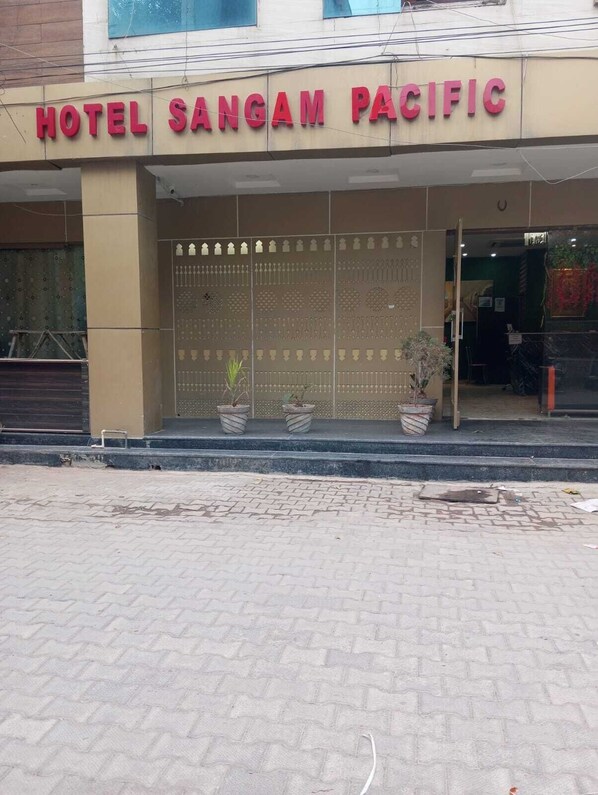 Front of property - Hotel Sangam Pacific And Restaurant  (Dera Bassi)