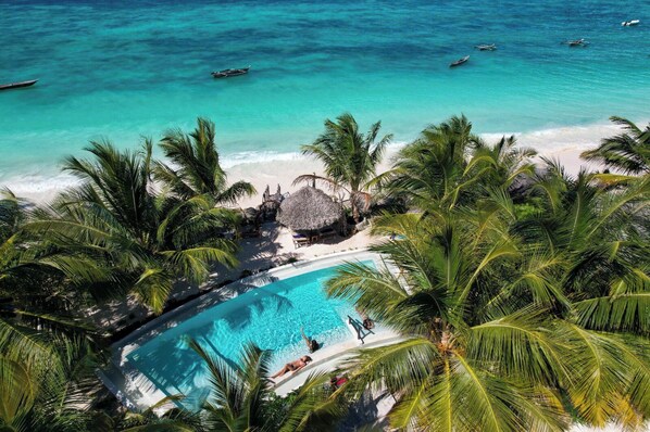 Outdoor pool - Villa Juliana (Jambiani)