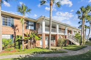 Exterior - Chic Quarters; 15 min to Downtown!  (St. Augustine)